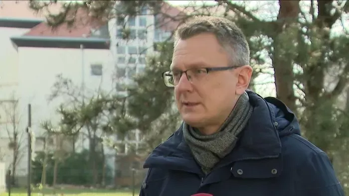 Ezért erősítik meg a rendőrségi objektumok védelmét