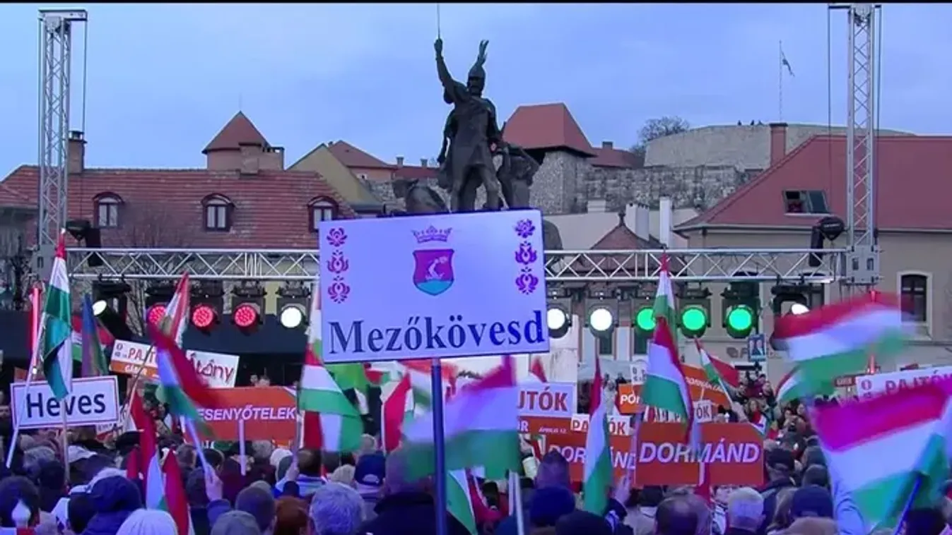 A hatalmas tömeg talán megijesztette Magyar Pétert?