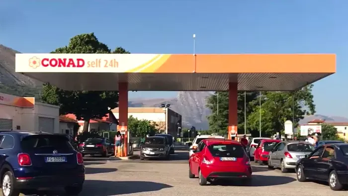 Az olasz autópályákon már ennyi a benzin literének ára