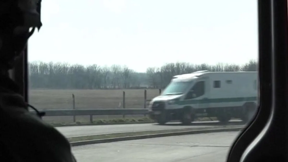 Ekkora összeget miért készpénzben szállítottak?