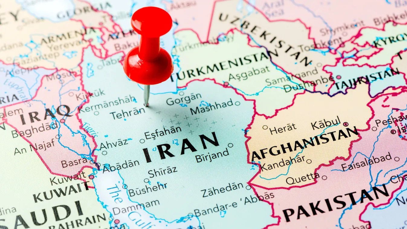 Donald Trump bejelentette az iráni hadigazdaság teljes megsemmisítését