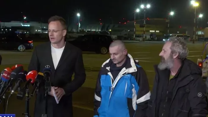 Hazaérkezett Magyarországra az orosz hadifogságba esett két magyar-ukrán kettős állampolgár