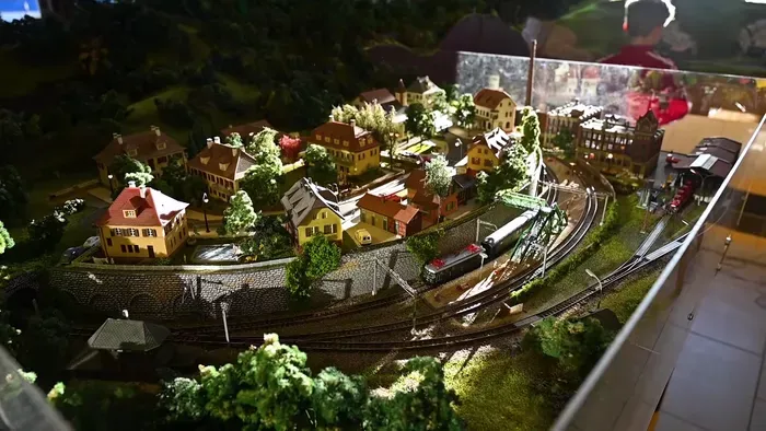 Nem csak játék: három évtizede épül a pécsi vasútmodell-birodalom