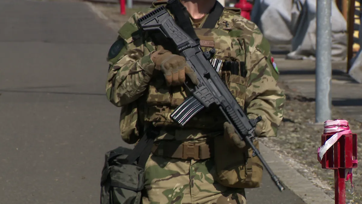 Katonák jelentek meg a lőrinci erőműnél: kiderült, mi az oka