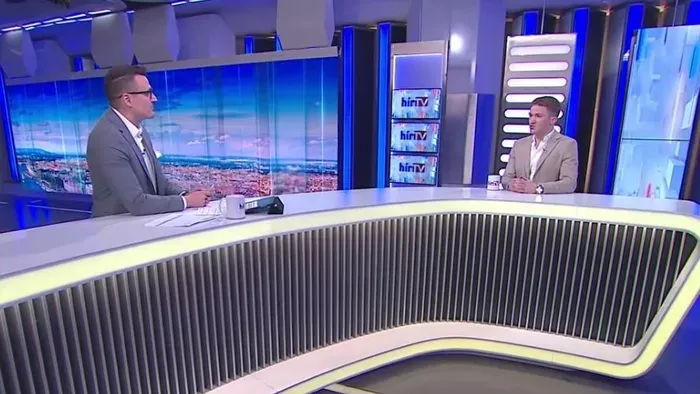 Miközben sok baloldali kritika érte, ő nyíltan vállalja békepárti álláspontját