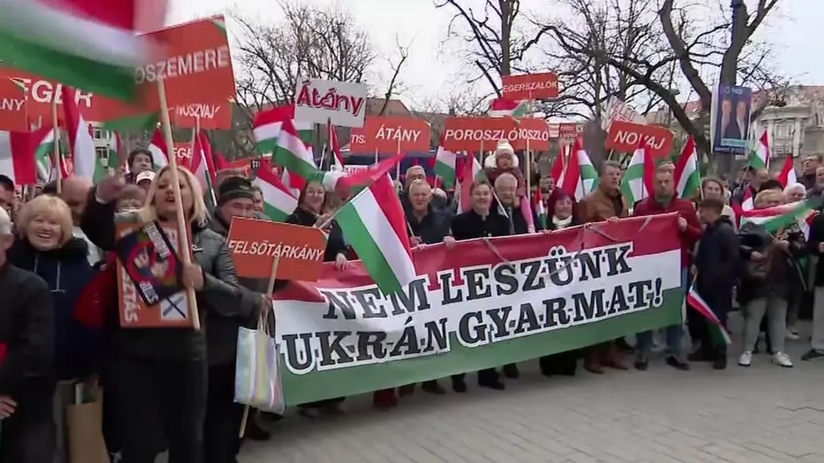 Egerben is óriási tömeg fogadta Orbán Viktort