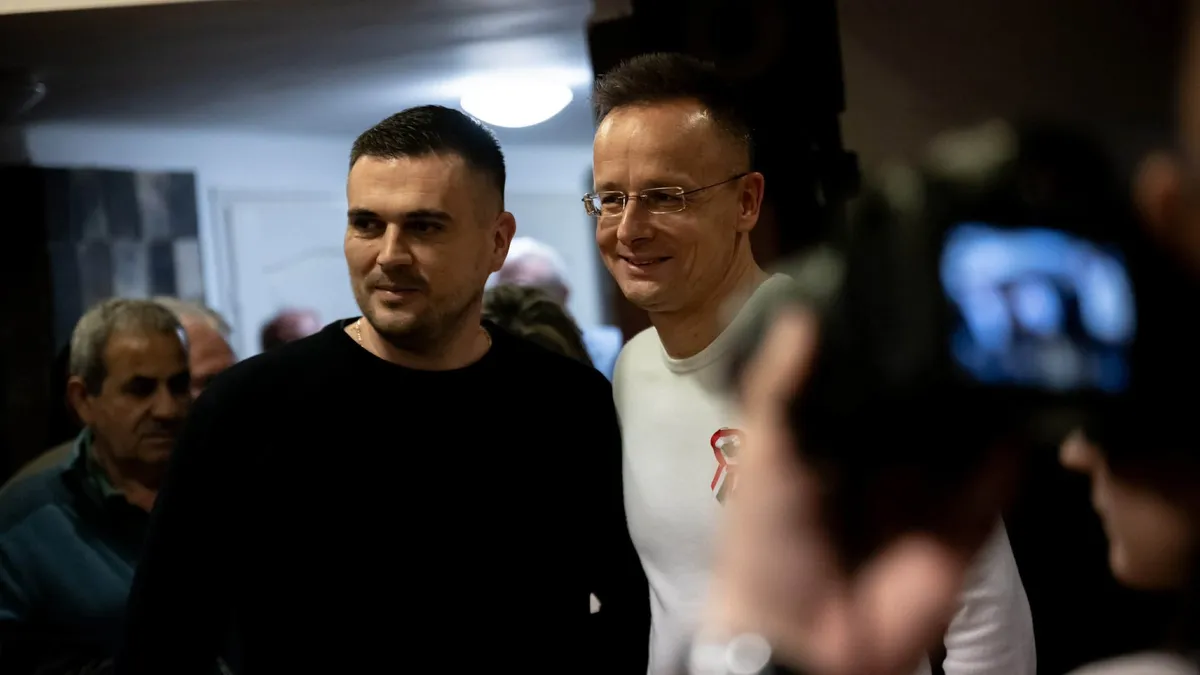 Szijjártó: Míg mi a valóságot építjük, az ellenzék különböző trükkök mögé bújik