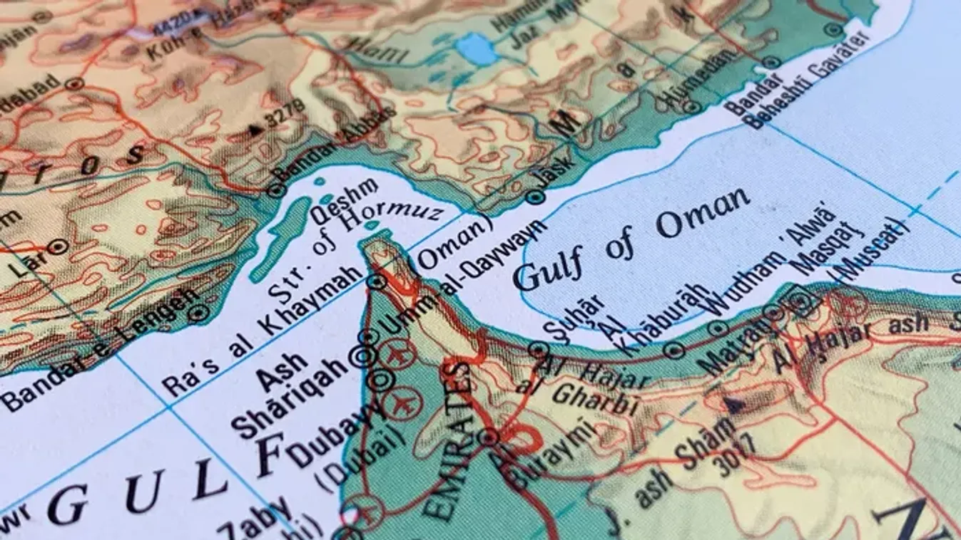 Így néz ki a gyakorlatban a Hormuzi-szoros lezárása – megszólalt a szakértő