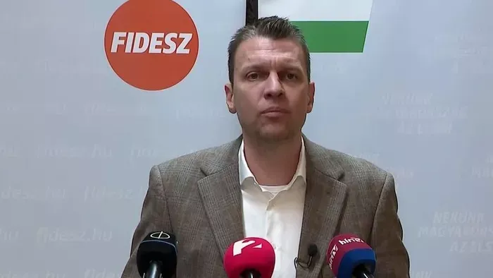 Menczer Tamás szerint az európai gazdaságra nézve ezért katasztrofális a brüsszeli politika