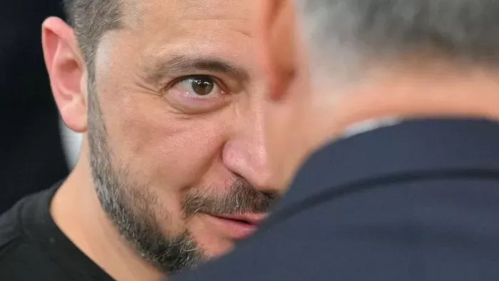 Példátlan diplomáciai botrány: Zelenszkij életveszélyes fenyegetést küldött