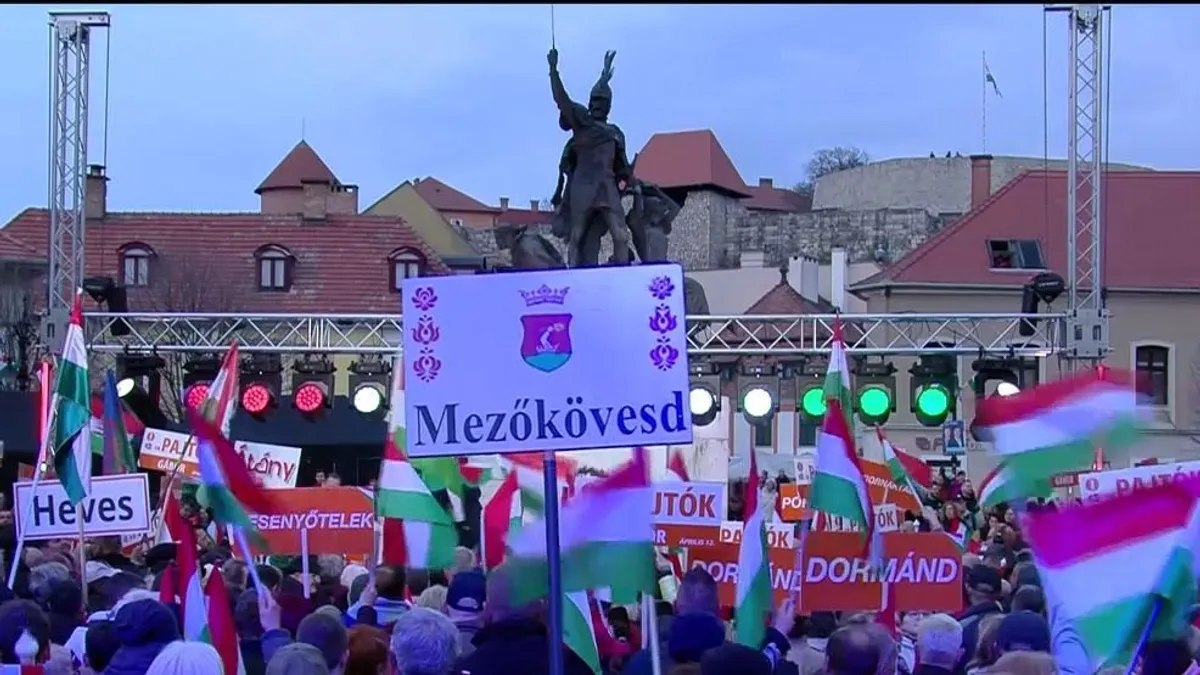 A hatalmas tömeg talán megijesztette Magyar Pétert?