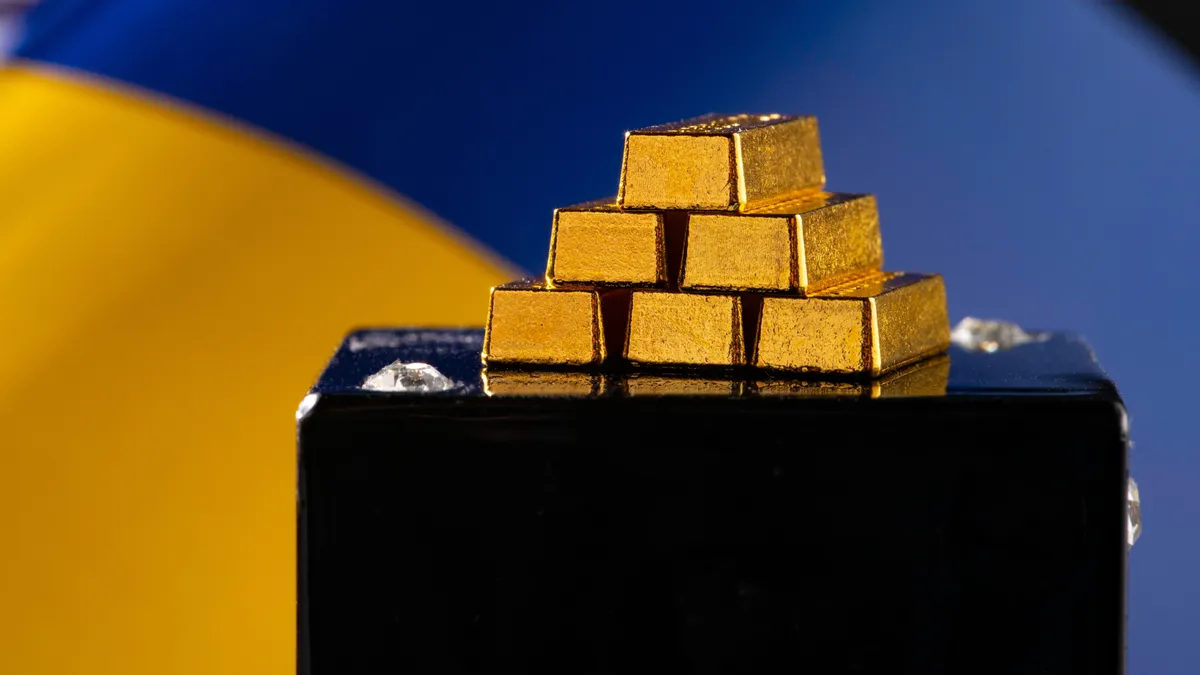 Az olasz baloldal szerint teljesen normális, hogy egy háborúban álló országnak készpénzre van szüksége