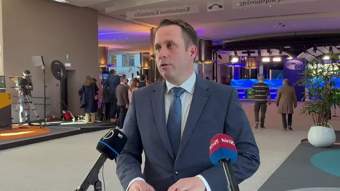  Választási botrány a közösségi médiában – Az olajblokád után jön a Facebook-blokád