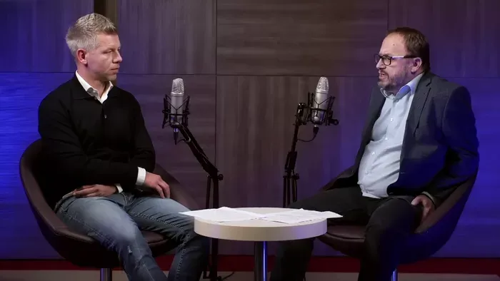 Gyurcsány Ferenc és Bajnai Gordon szakértőjét nevezheti ki adóügyi államtitkárnak Magyar Péter