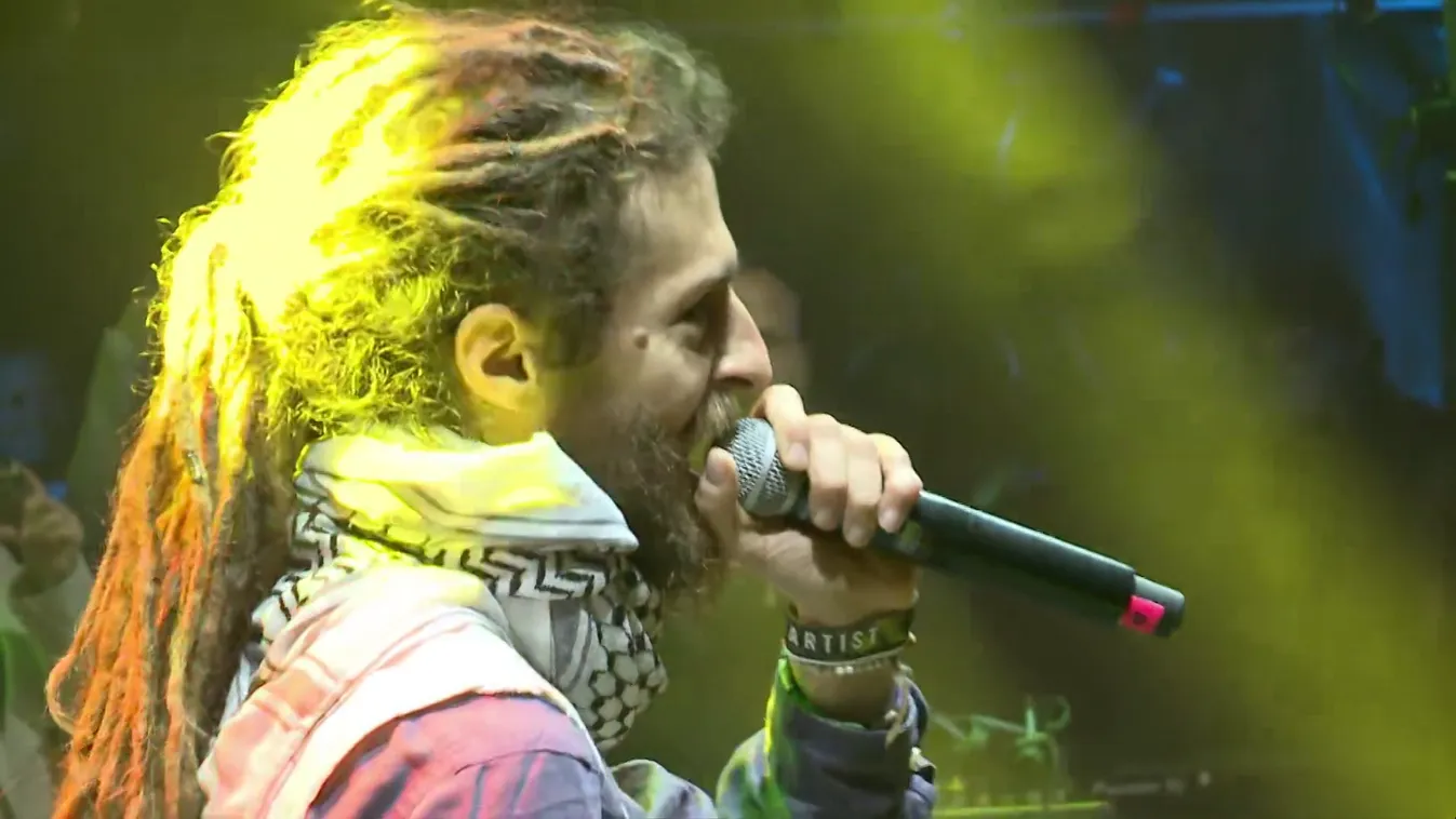 Botrány a Hősök terén: Mi történt a koncert alatt?