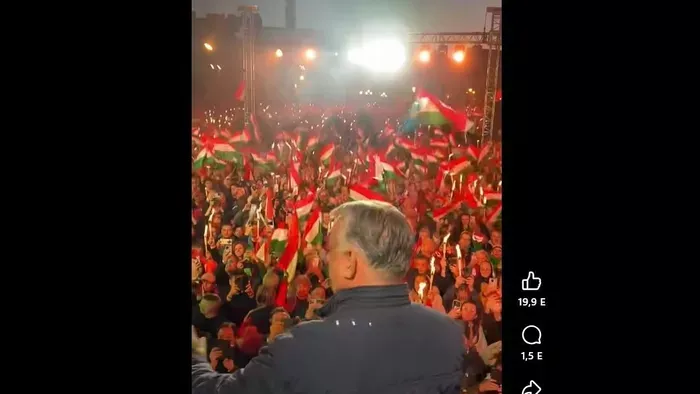 Ezt látta Orbán Viktor a kampányzáró színpadáról