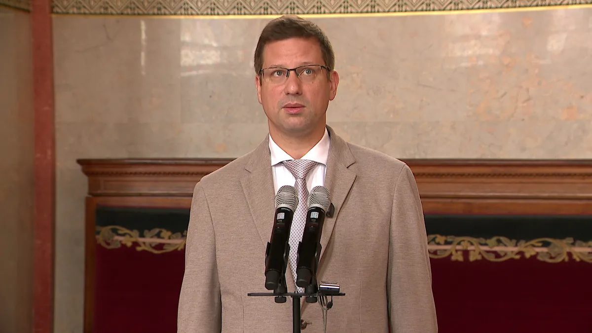 Fordulat a Parlamentben: Vitályos Eszter kerül a középpontba