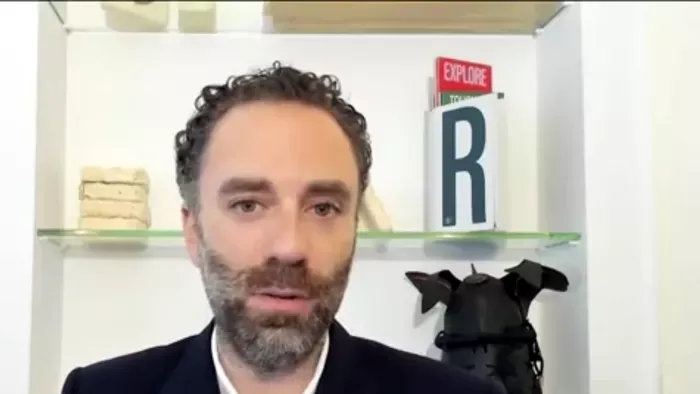 Ősi múlt, futurisztikus divat: Tyrannosaurus rex inspirálta a legújabb luxustáskákat