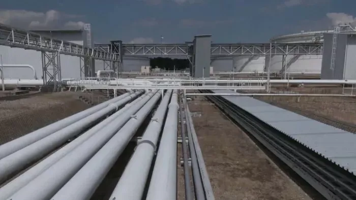 Csütörtökön hajnalban újraindult a kőolajszállítás a Barátság vezetéken