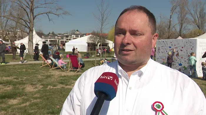 Tavaszköszöntő fesztivállal indult a szezon Balatonkenesén