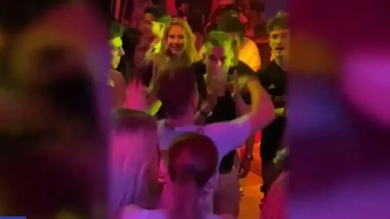 Előkerült a telefon, ami Magyar Péter botrányos estéjét rögzítette