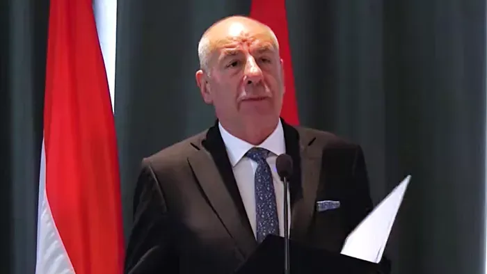 „Parlamentet választottunk, nem kényúrt” - Hidvéghi Balázs kemény üzenete Magyar Péter követelésére