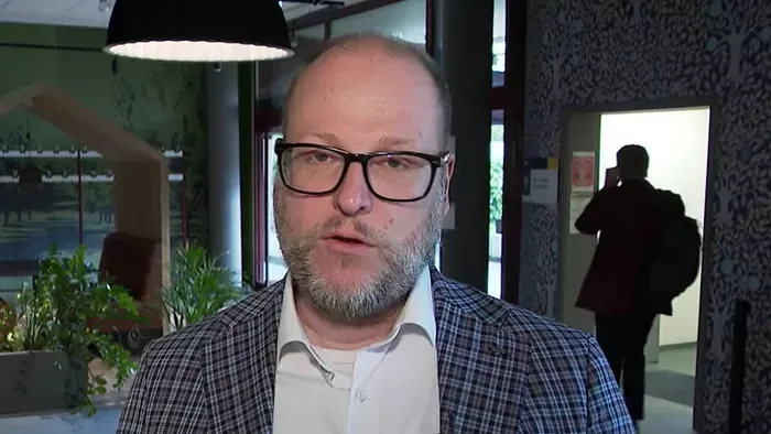 Adóemelés kell egy vállalkozó szerint