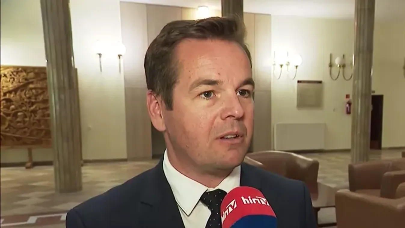 Orbán Viktor lesz a Fidesz pártelnöke, önálló frakciója lesz a KDNP-nek