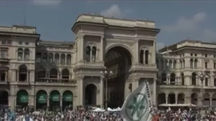 Matteo Salvini a milánói nagyszínpadról üzent Orbán Viktornak