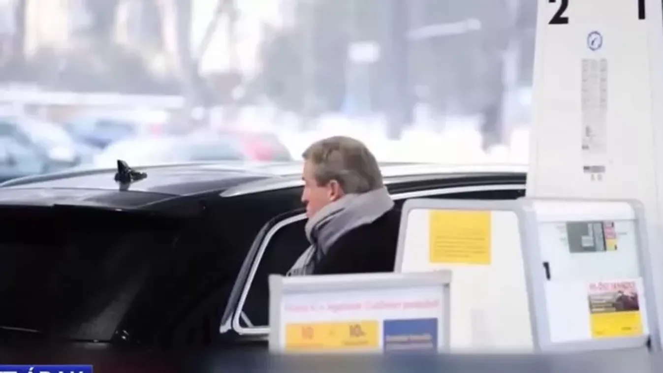 Megszüntetné az üzemanyag védett árazását a Tisza Párt