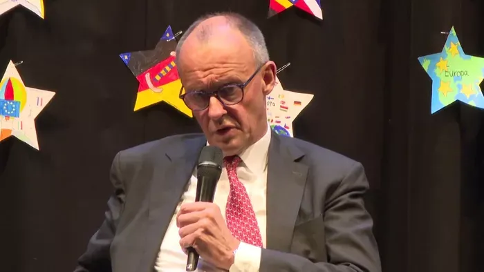 Merz üzent: fájdalmas kompromisszum nyithatja meg Kijev útját