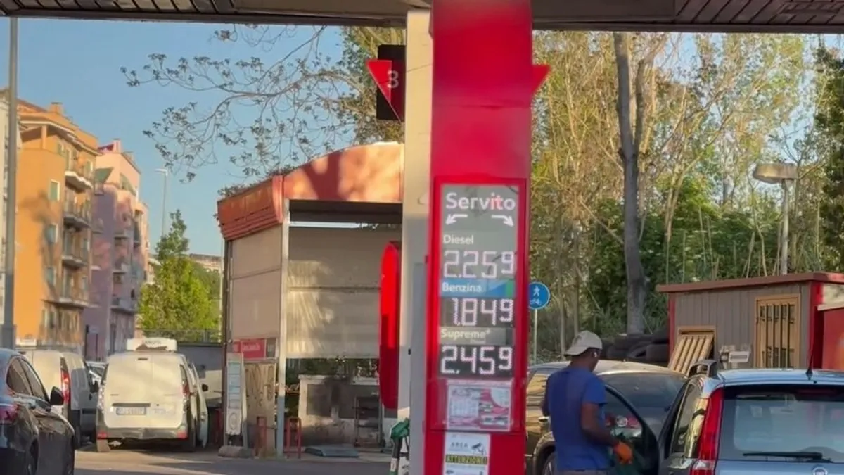 Olaszország nem készül üzemanyag-korlátozásra