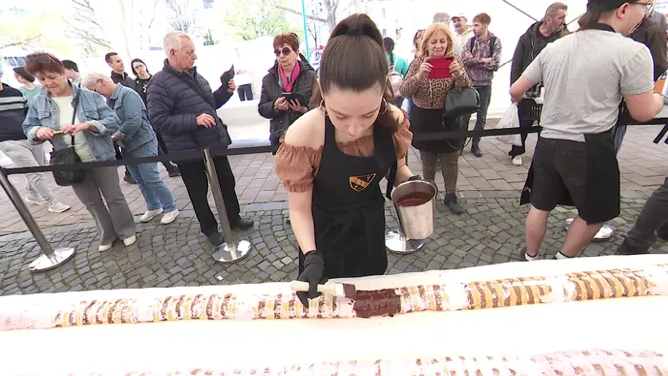 Megújulás és ízek ünnepe: rekordkísérlet színesítette a húsvétot Szekszárdon