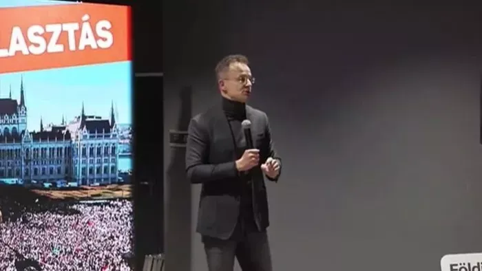 Szijjártó Péter szerint a választás tétje többek között a rezsicsökkentés fenntartása