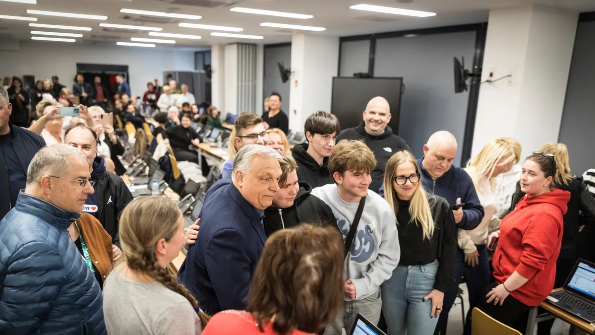 Hadikölcsön vagy biztonság? Debrecenben beszélt a választás tétjéről a kormányfő