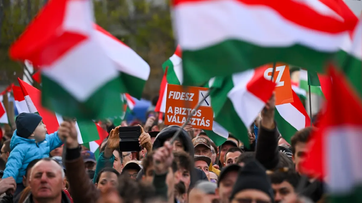 Orbán Viktor és a magyar sztárvilág is mozgósít – szombaton a Szentháromság téren zárul a kormánypártok kampánya