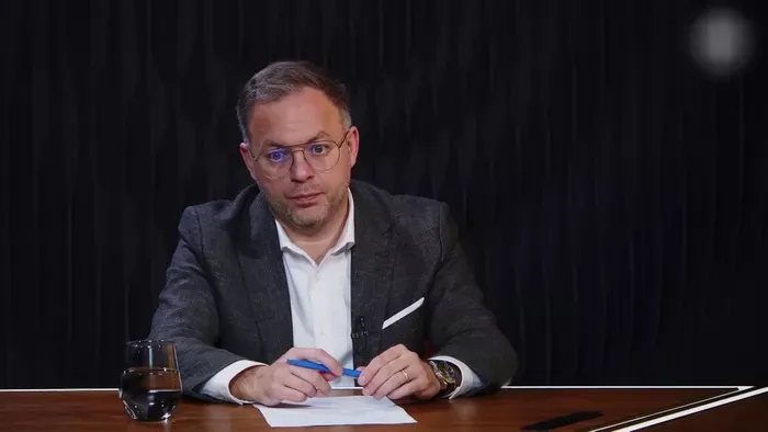 Orbán Balázs szerint az elégedetlenség és a külső beavatkozás hozta a bukást