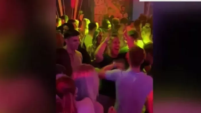 Így látja a szakpszichológus Magyar Péter furcsa viselkedését