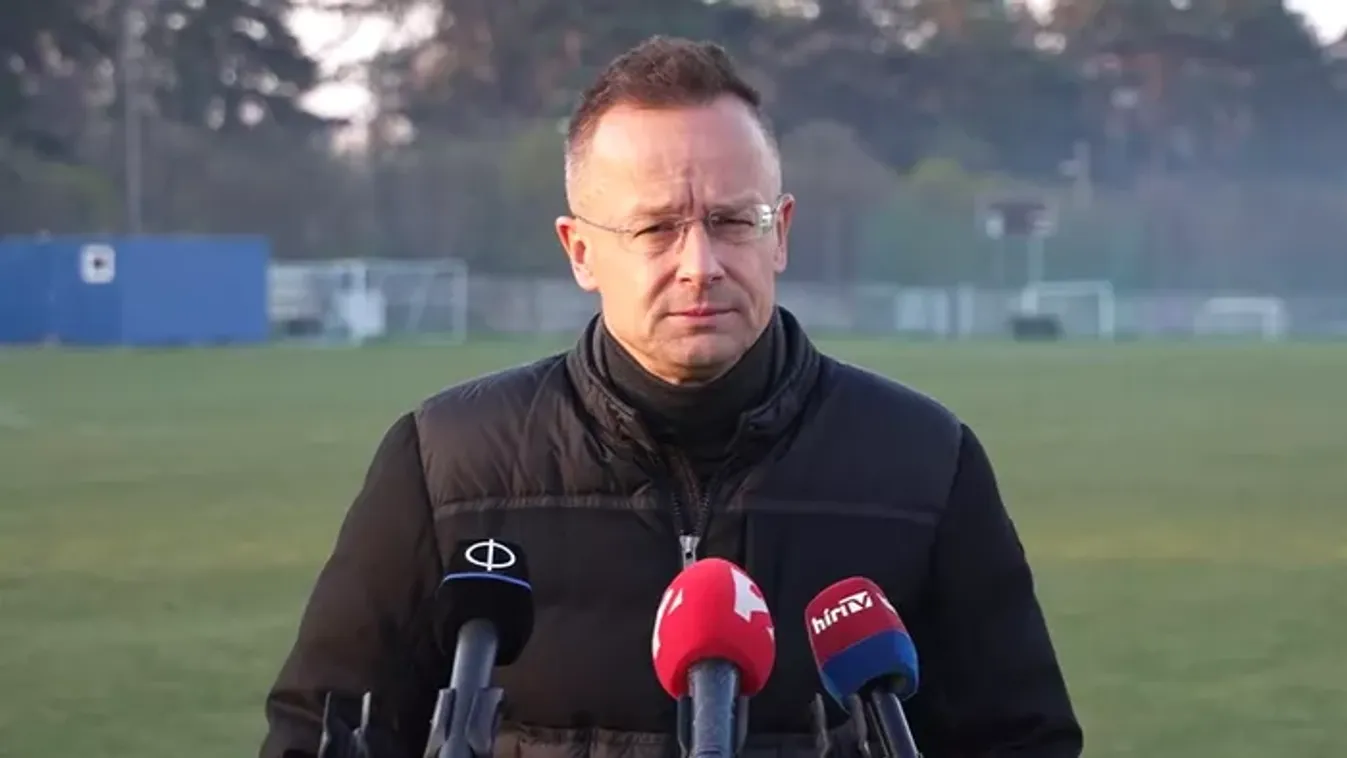 Szijjártó Péter: Az emberek háborúról vagy békéről döntenek