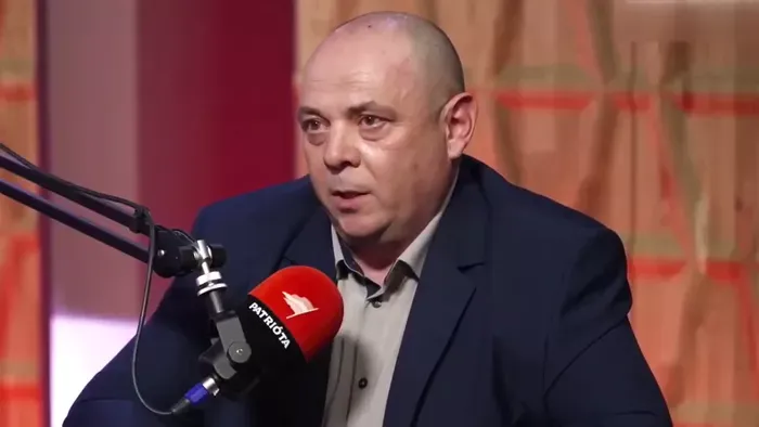 A túlfizetett, nyálas divatkatona megunta a semmittevést?