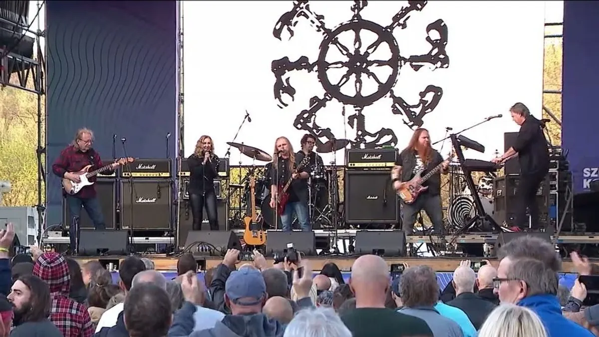 A szerencse hangja: amikor egy ország együtt énekel