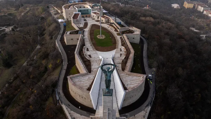 A megújult Citadella ünnepi átadása - élő közvetítés - HírTV
