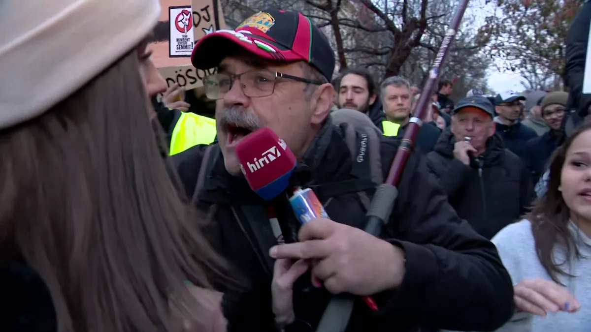 Brutálisan eldurvult az ellentüntetők provokációja Orbán Viktor országjárásának szombathelyi állomásán