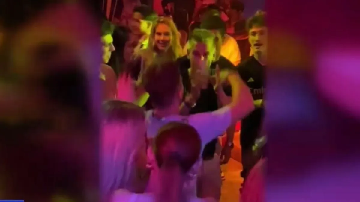 Előkerült a telefon, ami Magyar Péter botrányos estéjét rögzítette