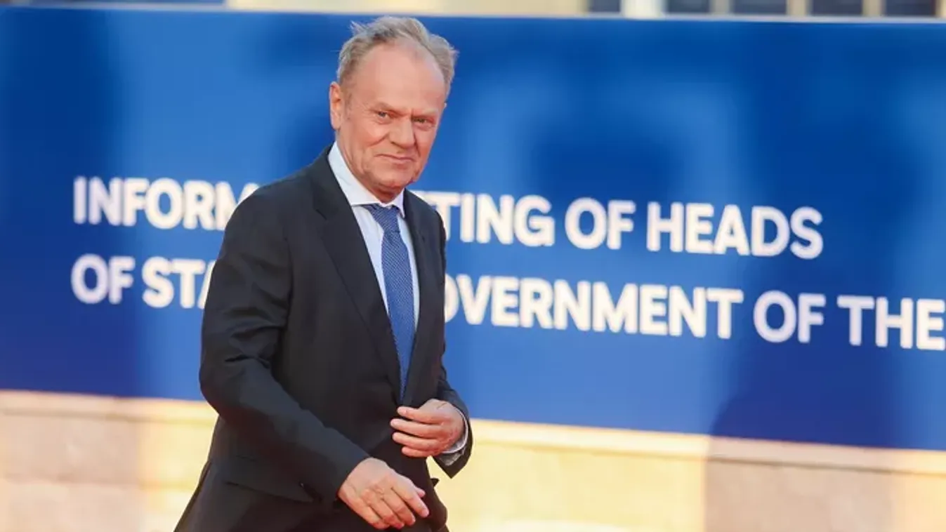 Orbánon gúnyolódott, végül ő jött zavarba: Tusk kellemetlen percei az EU-csúcson