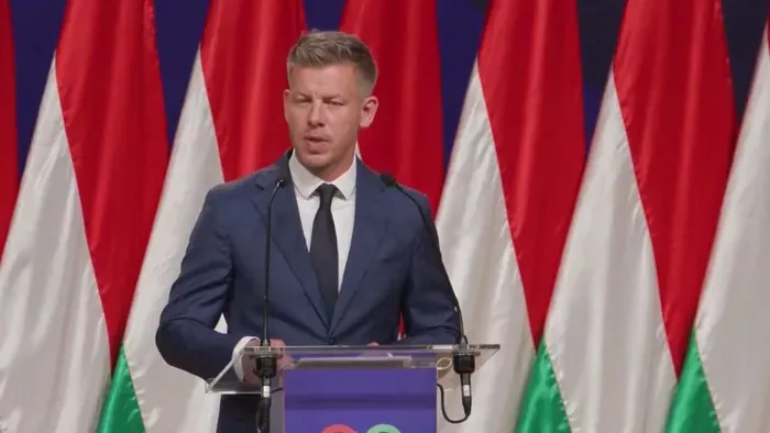 "Biztosan fogunk hibázni" - Nemzetközi sajtótájékoztatót tartott Magyar Péter