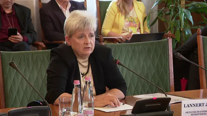 Lannert Judit szerint nem csak a szülők dolga a szexuális nevelés