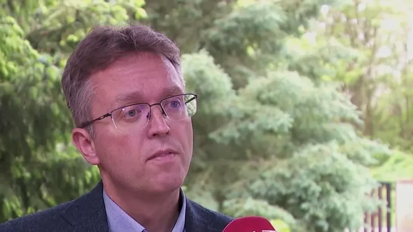 Felbontotta a Tisza-kormány a Krausz Ferenccel kötött szerződést