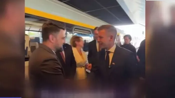 Nagy János: Rácsodálkozott Magyar Péter a felújított  Krakkó és Varsó szépségére