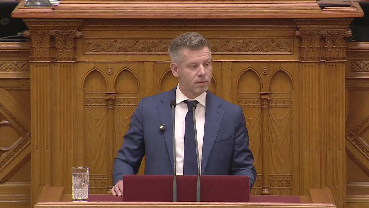 A házelnök sem tudta megfékezni Magyar Péter rendhagyó viselkedését